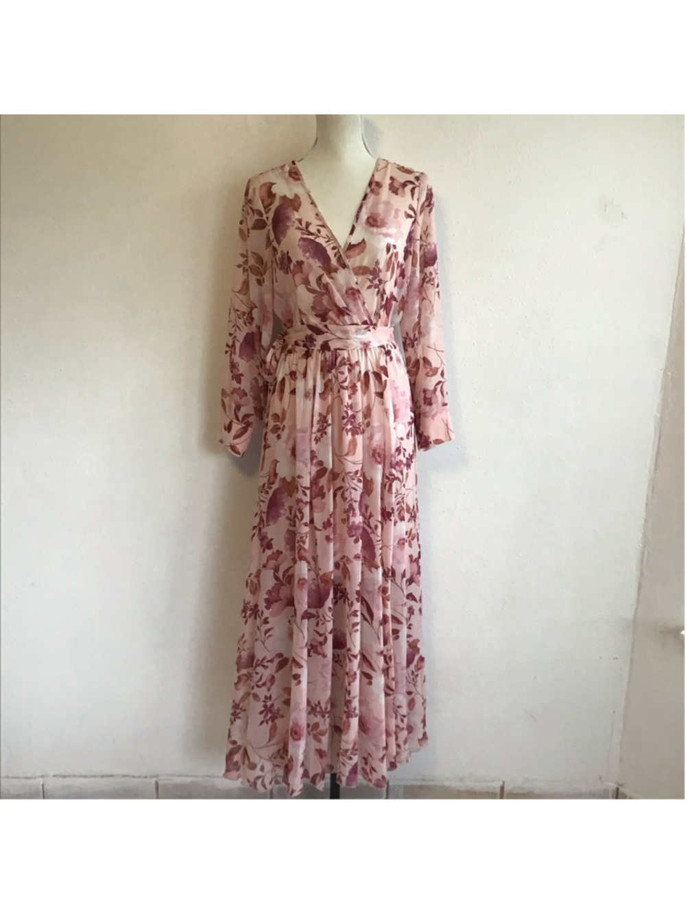 Kate and Lily Women's Floral Maxi Long Sleeves Dress Size 10 Pink Burgundy Sheer